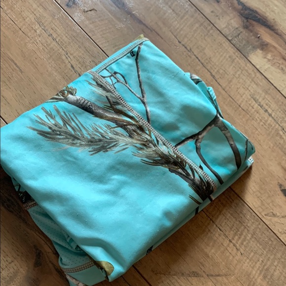 Realtree Girl Aqua Tank Top - Picture 14 of 14